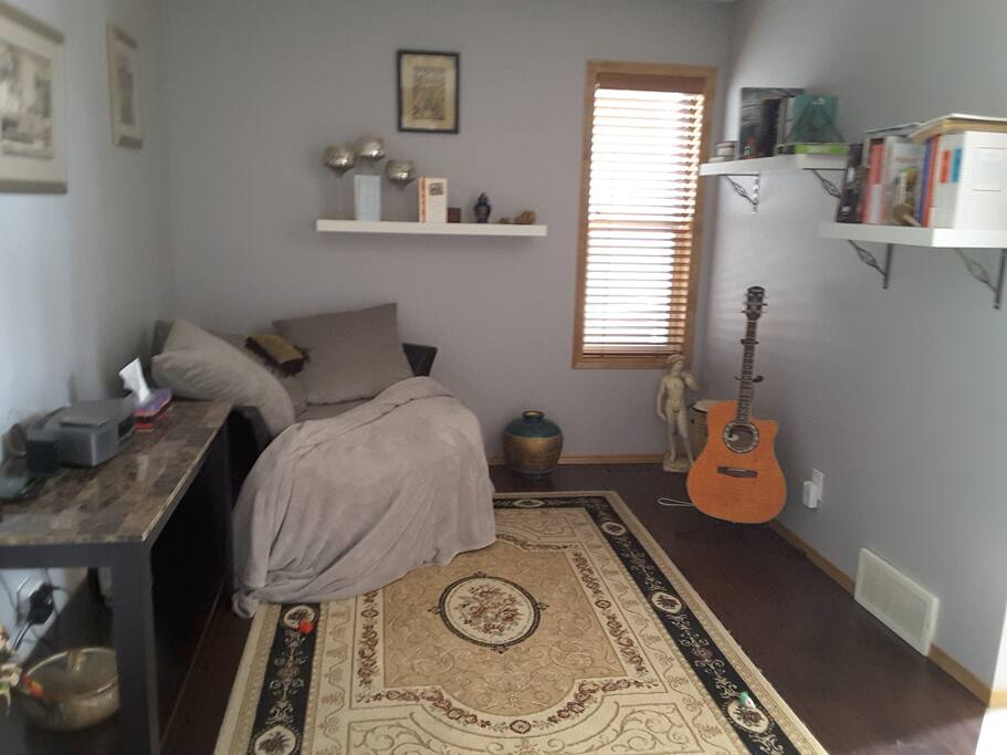 Den Area