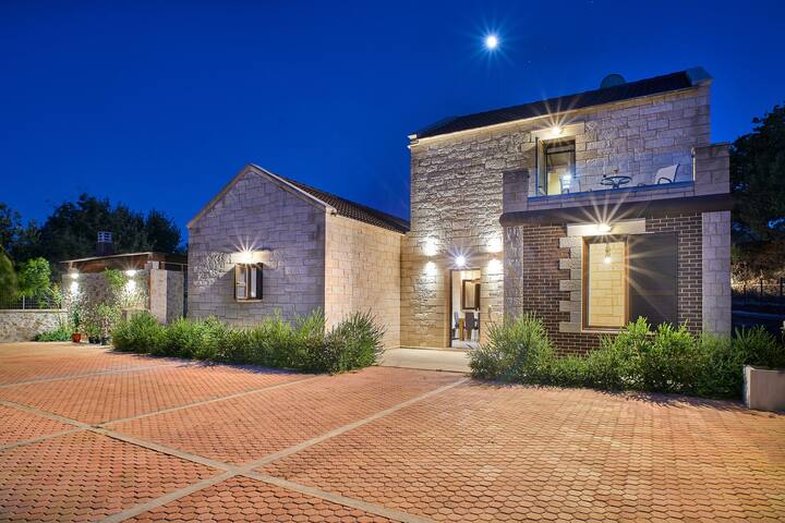 Aktis luxury villa gallery image 2