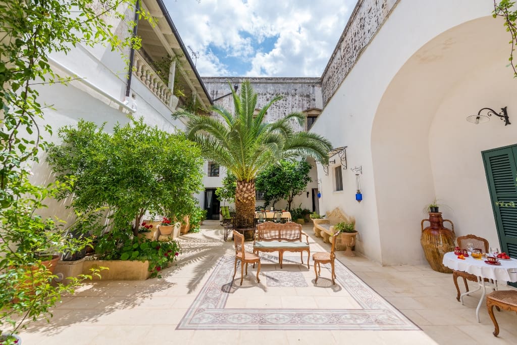 Ingresso palazzo_Cortile comune
