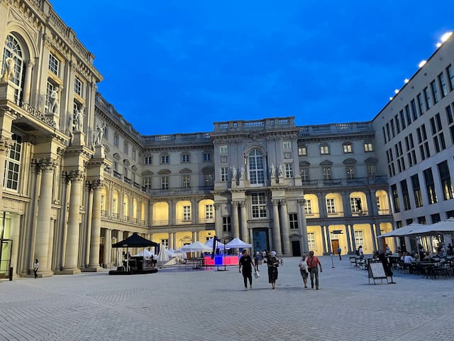 Luxusresidenz Gendarmenmarkt 150m2 mit Terrasse gallery image 3