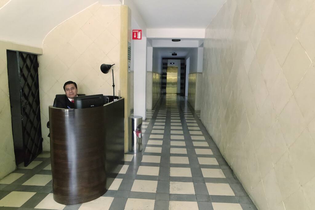 24/7 Doorman