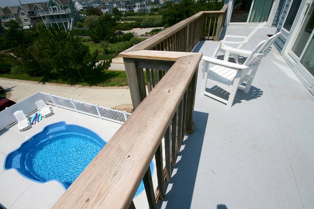 SS19: Shore's Fun | Front Deck Poolside