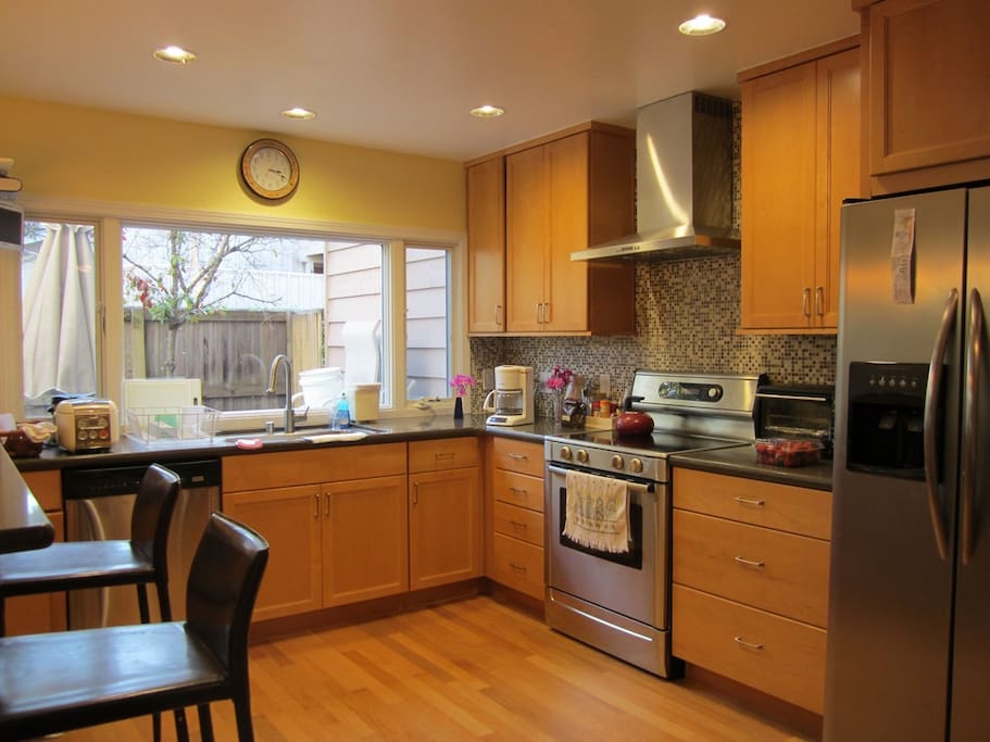 Hardwood floors throughout, new kitchen in 2012