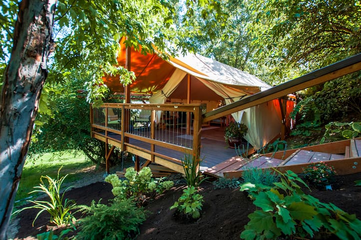 Vacation Rentals Homes Experiences Places Airbnb