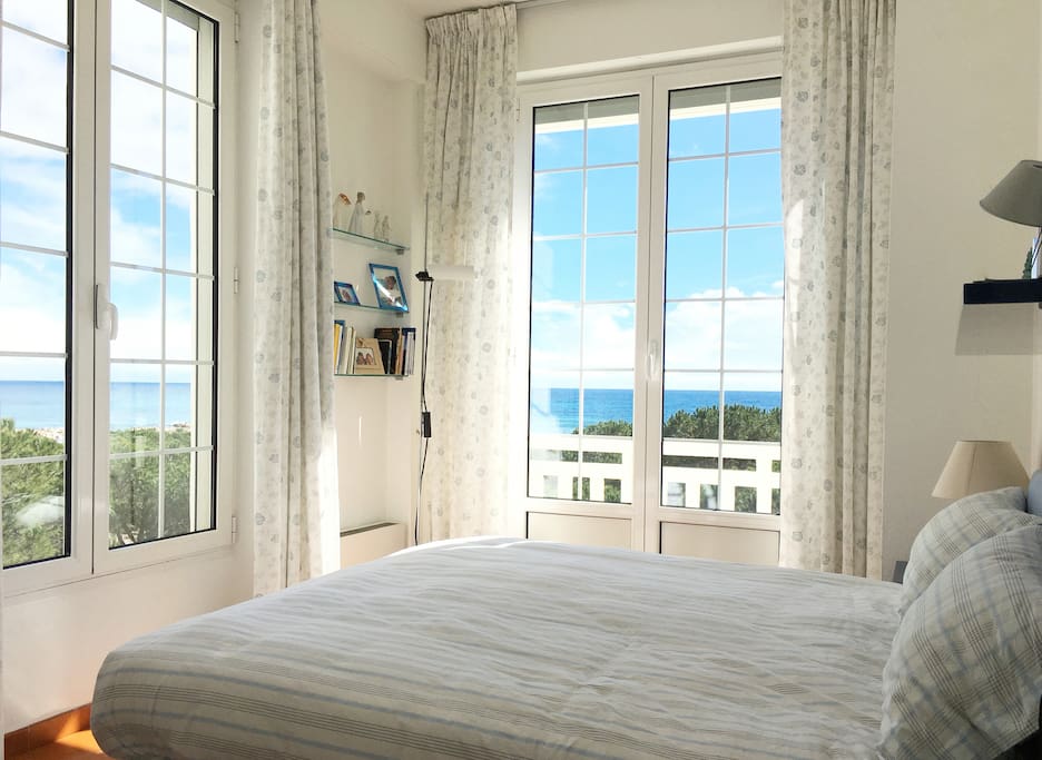 Second bedroom with 160*200cm bed and big windows with panoramic see view and a small balcony