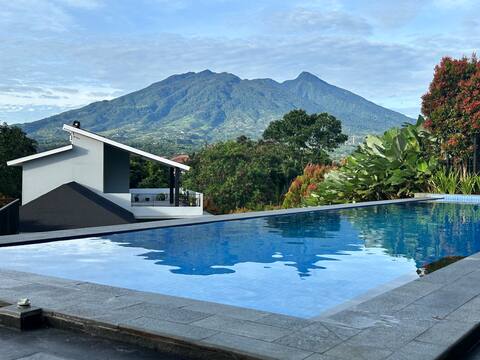 Beautiful Rancamaya House with Salak Views