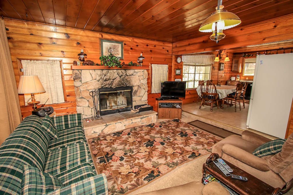 Fireplace,Hearth,Carpet,Home Decor,Couch