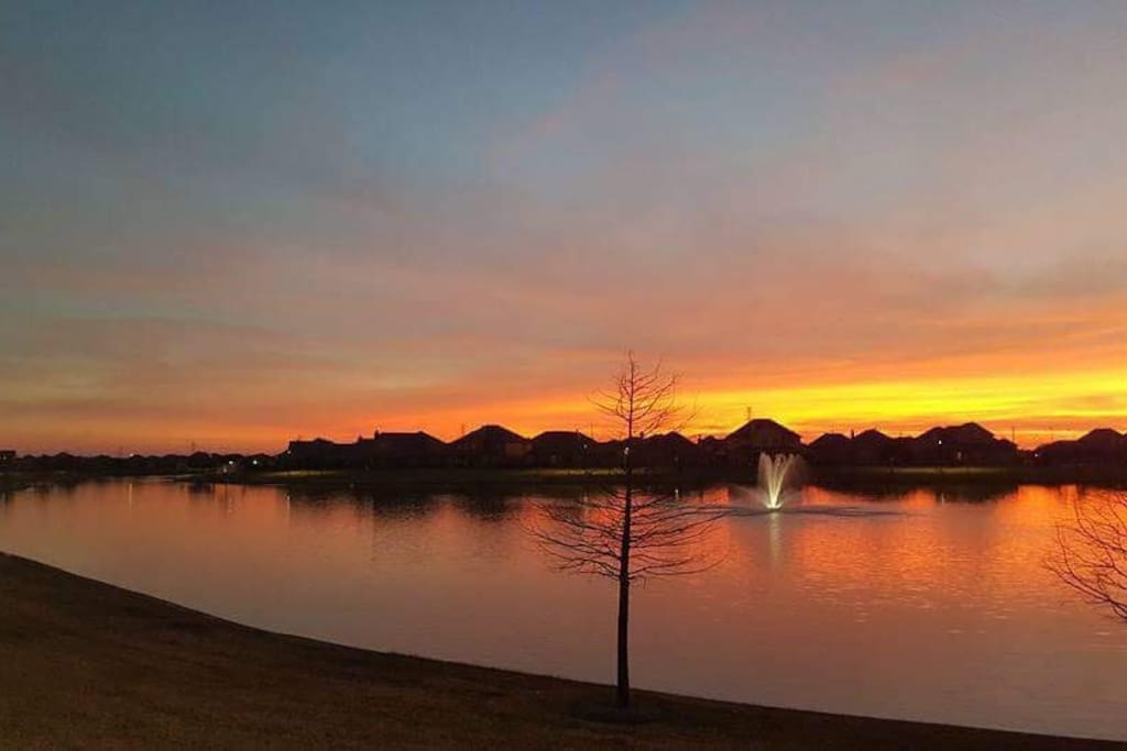 Evening scene walking around the lake