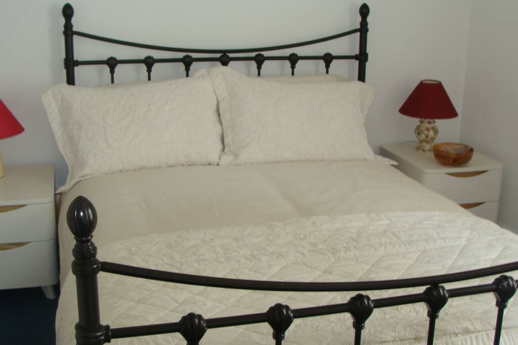 Back bedroom