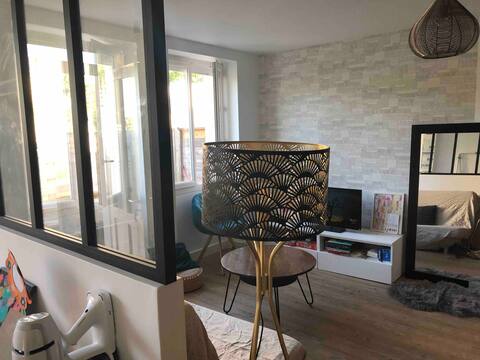 Pleasant townhouse 20 minutes from Lyon, absolute calm