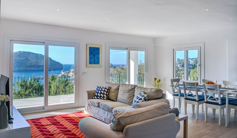 3-Bedroom house w/AC & pool. Port de Sóller views
