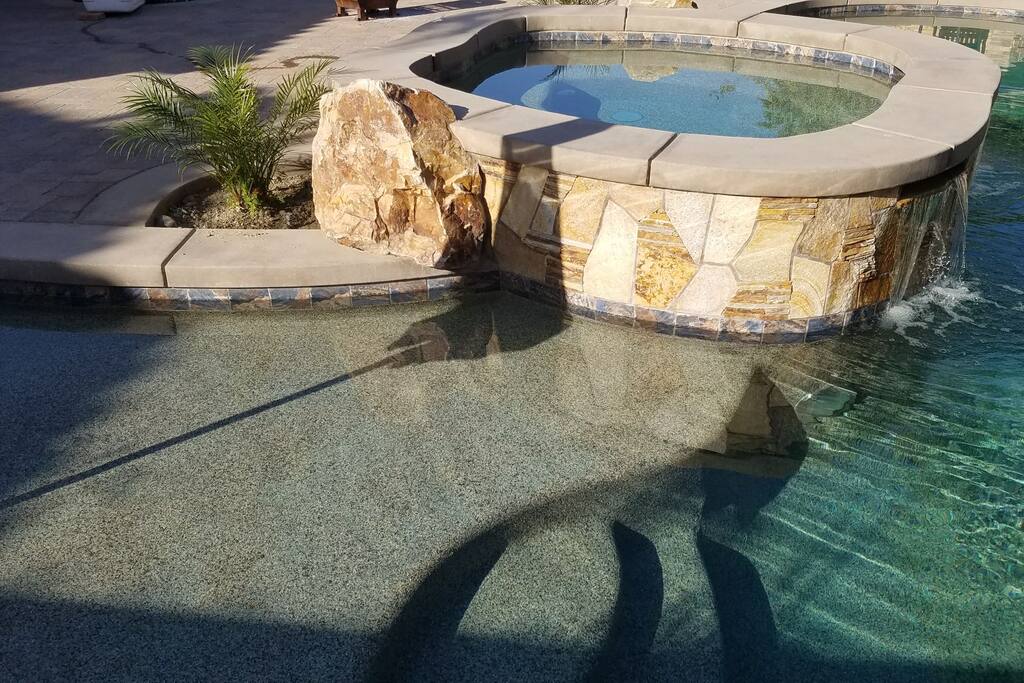 Pool & Spa