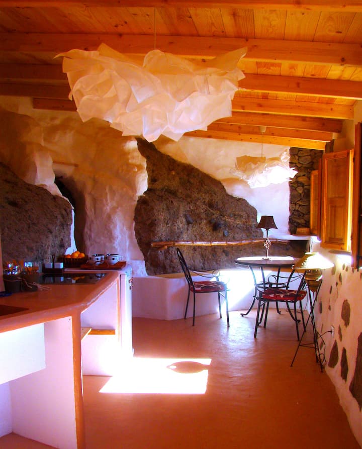 Sunrise Hideaway Cave and Stone Cottage