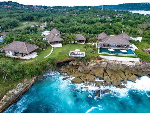 VILLA BAHAGIA- LUXURY OCEANFRONT PRIVATE 4BR VILLA