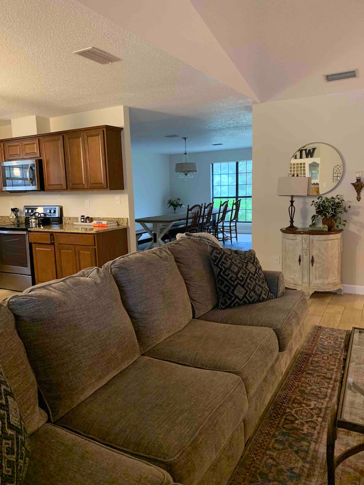 Peridot Place Peaceful Playground W/ Heated Pool - Dauphin Island, AL
