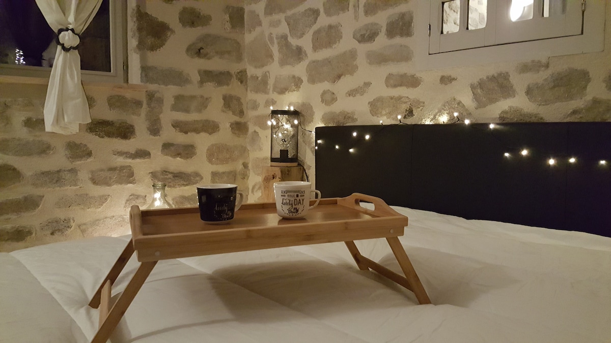 Chambre parentale (en bas)
Les draps ne sont fournis que pour les séjours de 7 nuits et plus 