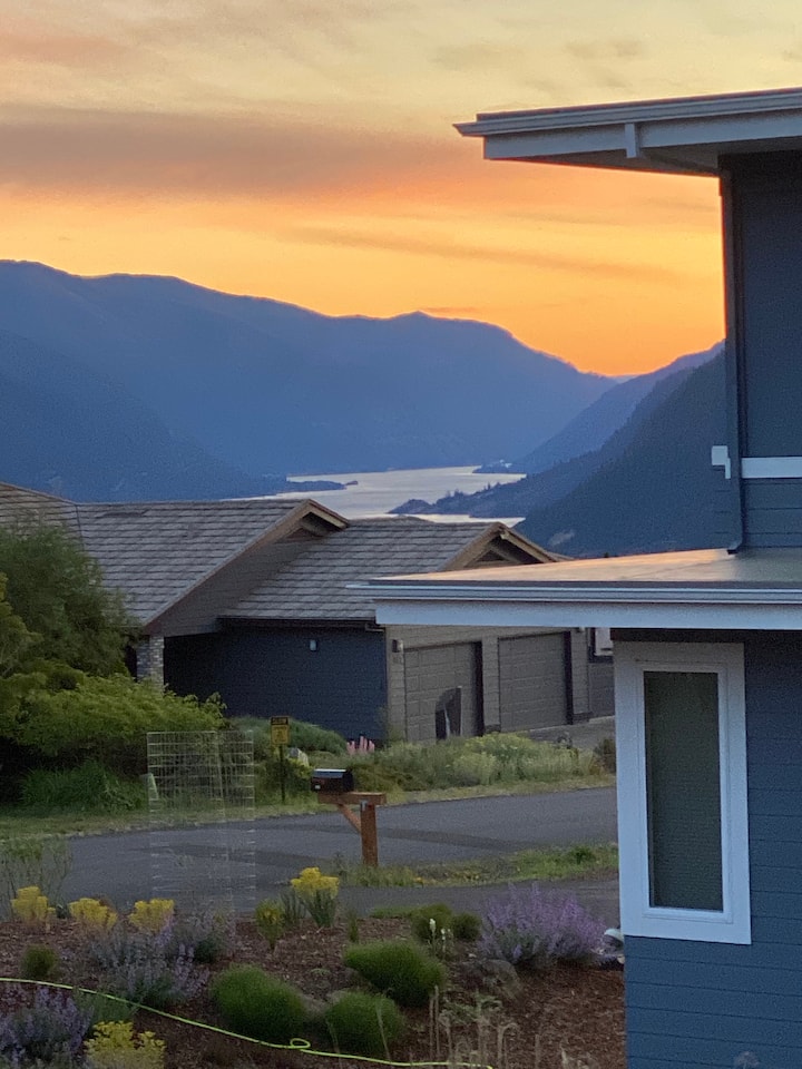 & Mt views ready for a vacation? Houses for Rent in