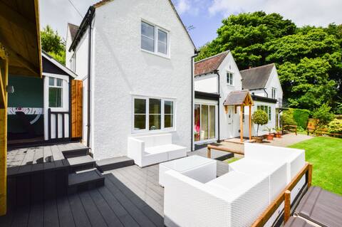 CLEARVIEWS: amazing views, 5 en-suites and hot tub