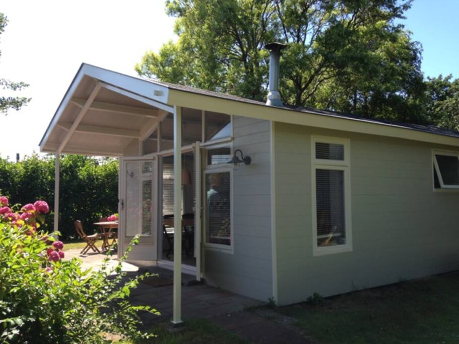 Heerlijk omheinde bungalow temidden van bos en duingebied van Noordwijk