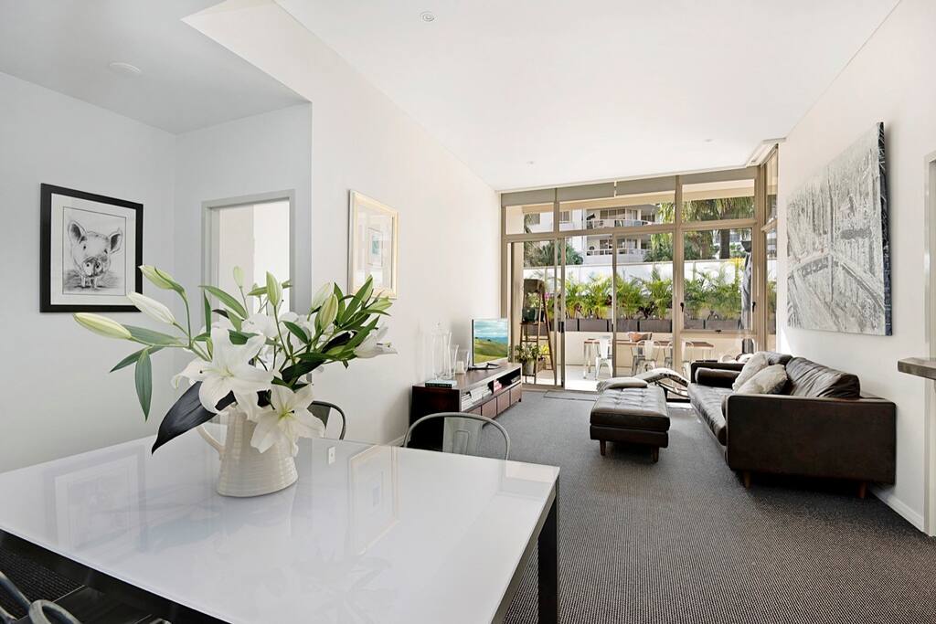 Open plan living with 2 bedrooms