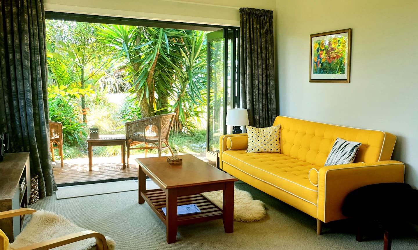 Honey House At Ruru Nest 3