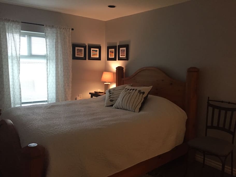 La Casita Queen size bed with real, comfortable mattress