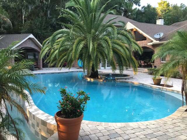 Beautiful Detached Newly Remodeled Guest House