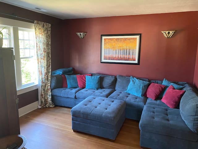 Beautiful Craftsman 3/2 + office gallery image 2