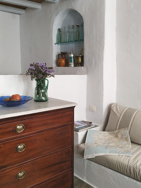 Successful Airbnb property: The Photographer’s House in Δήμος Σερίφου