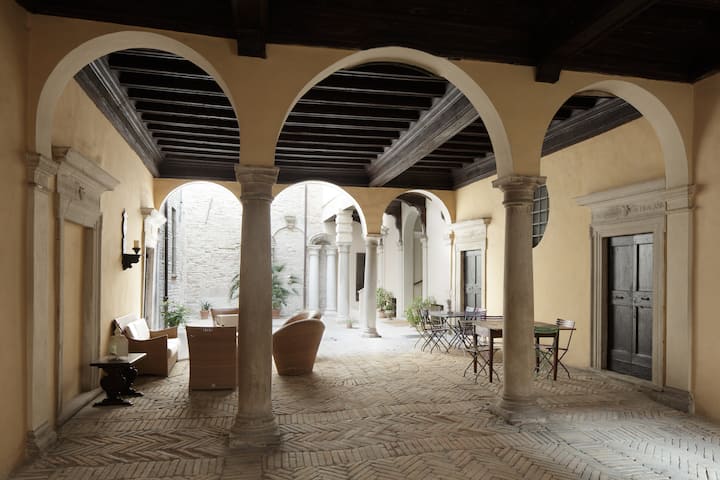 Palazzo Castracane (Ap. 140mq, Parcheggio, Centro) - Fano