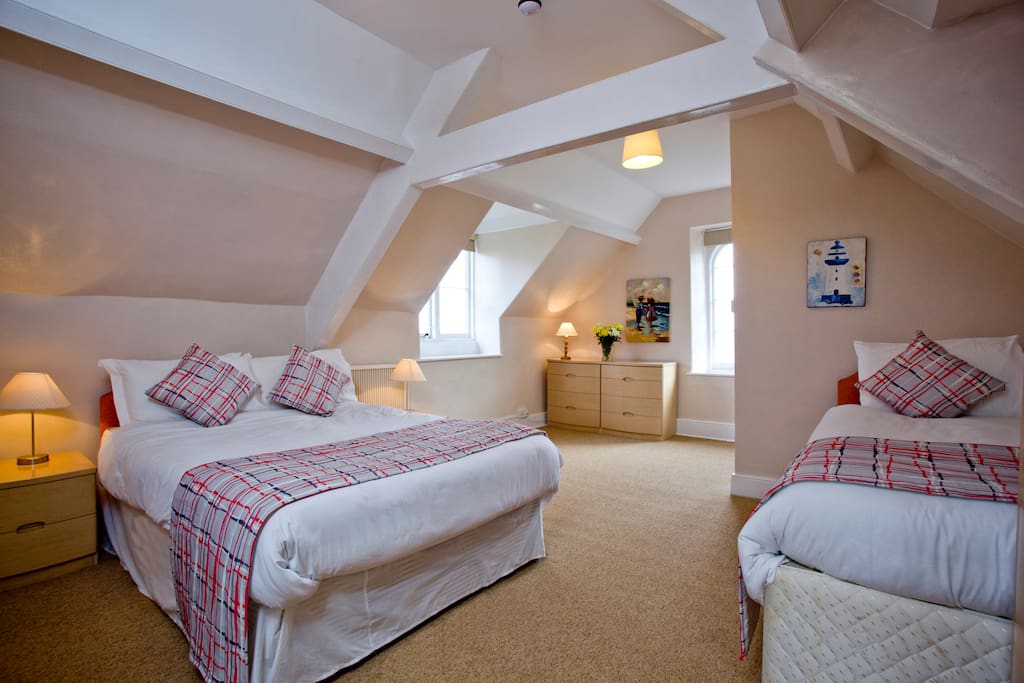 Double with additional twin beds ensuite, sea and Lynton views