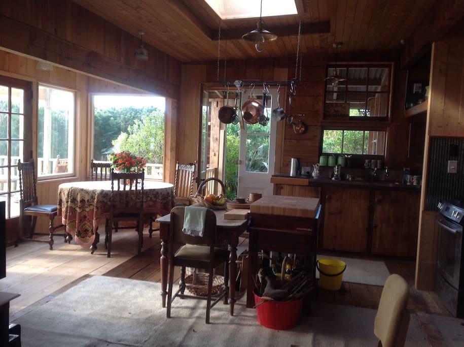 Kitchen/Dining area