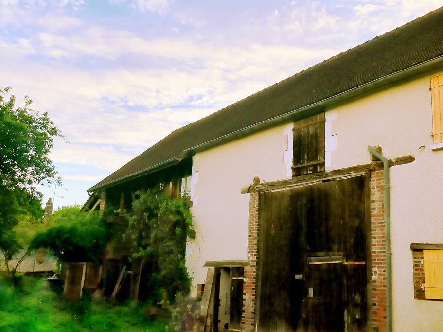Grange et bûcher