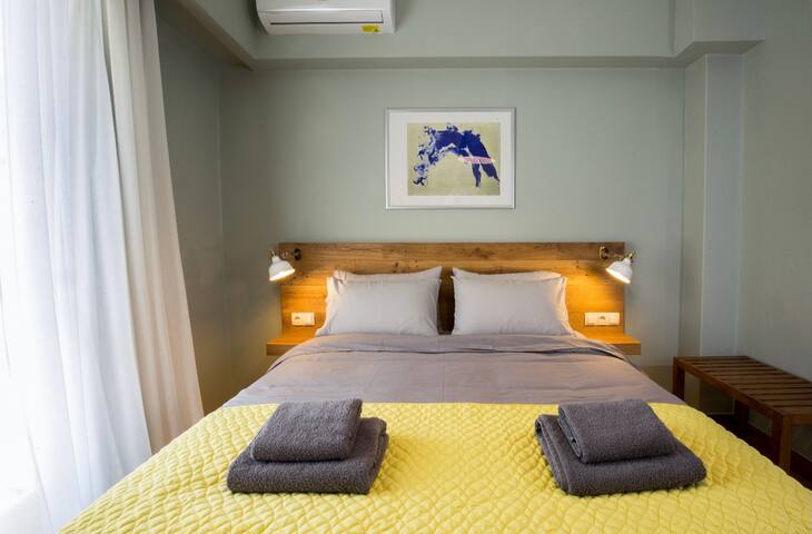 A COZY APARTMENT HUGGING THE ACROPOLIS HILL gallery image 2