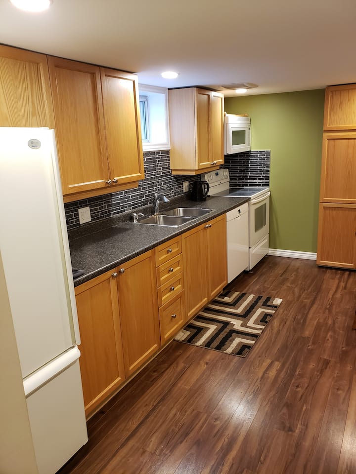 Updated Private 1 Bedroom Apartment