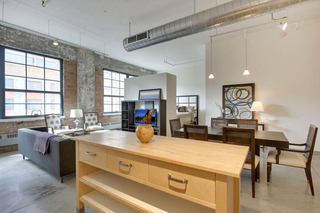 Kitchen + Family Room