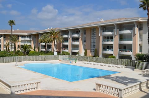 Propriété Airbnb réussie: French Riviera, Port-Frejus, pool and beaches à Fréjus