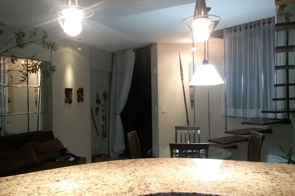 Sala vista de dentro da cozinha