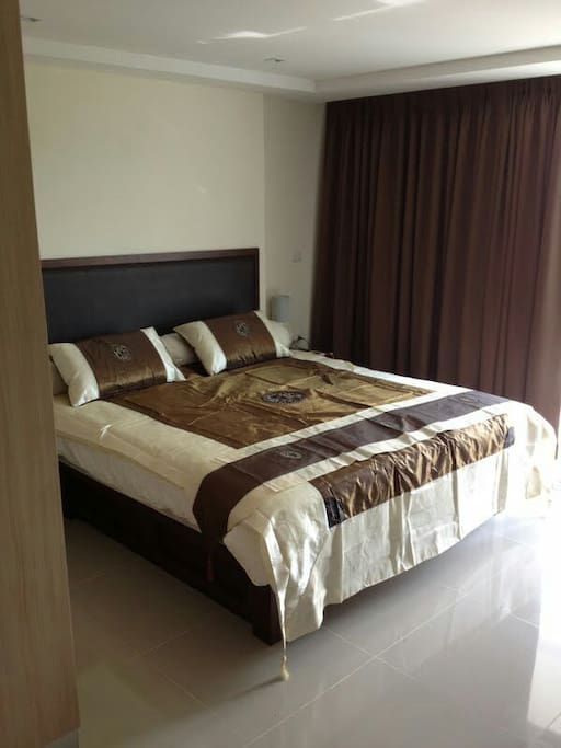 Comfortable firm king sized bed