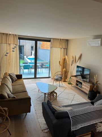 Echoppe bordelaise de 135m2, Piscine – 3 chambres gallery image 2