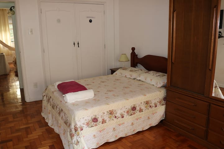 Двойно легло в самостоятелната спалня.