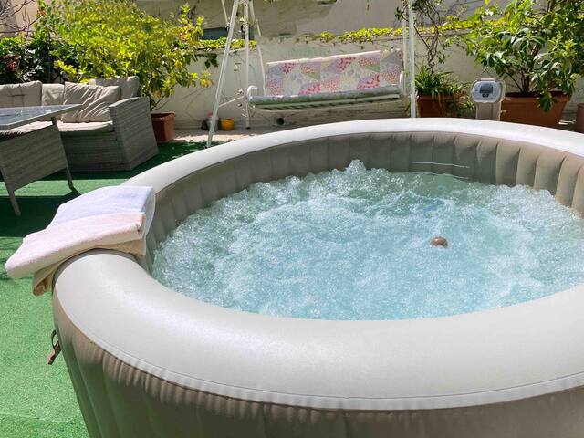 3BDR/2Bath Oasis w/jacuzzi and Huge PVT Balcony gallery image 2