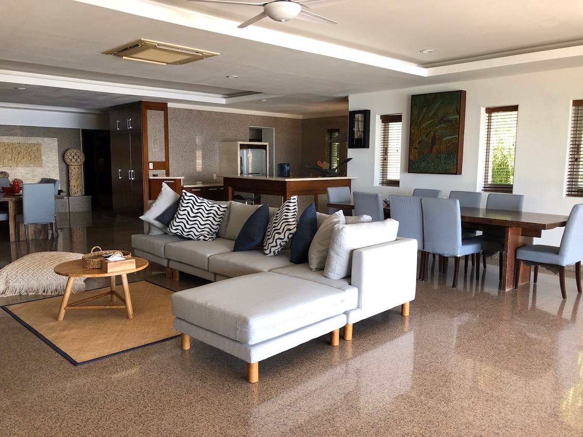 Rental unit in South Kuta · ★5.0 · 2 bedrooms · 4 beds · 2.5 baths, Airbnb karşılaştırması