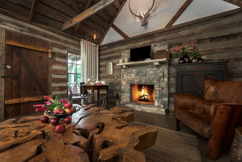 Beautiful Living Room with Rock Fireplace!