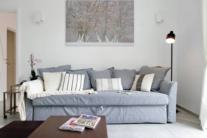 Bright Apartment Cupolone View near Vatican gallery image 2