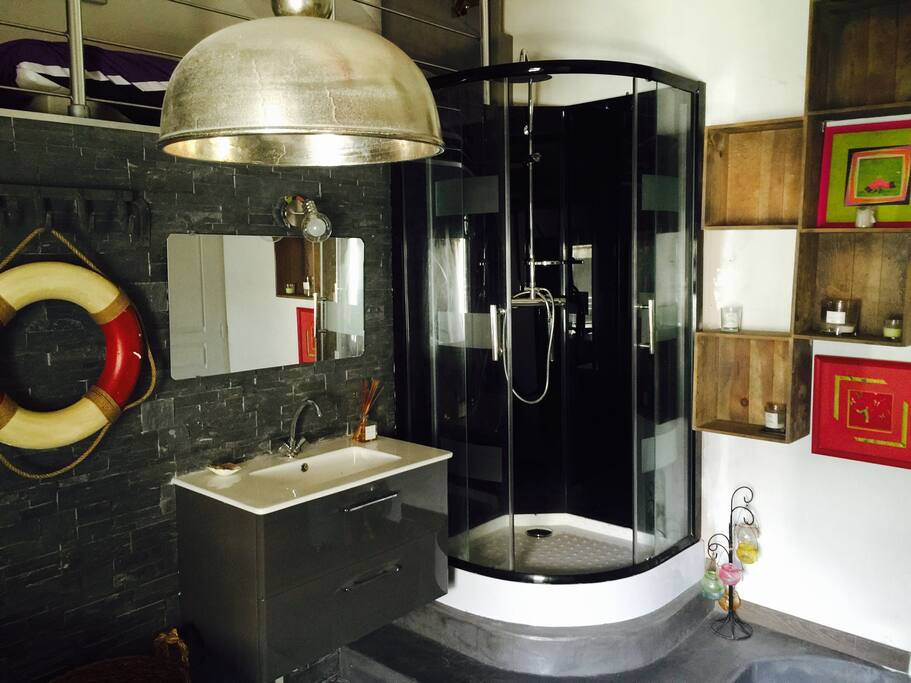 Private shower