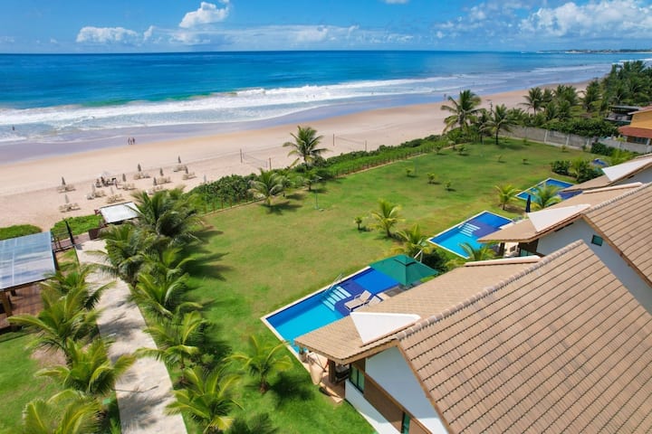 6-bedroom oceanfront bungalow in Porto de Galinhas