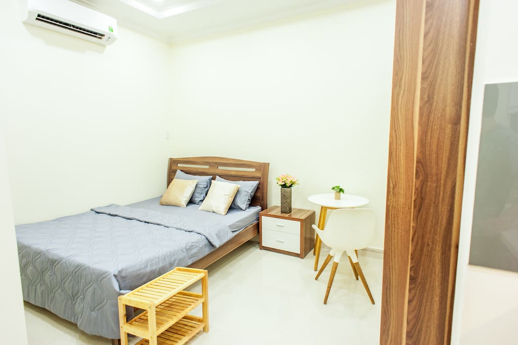 New Studio #202, 1BR + Kitchen, in center of D10