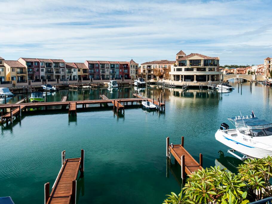 It's all here! Moor the boat at your own Private Jetty