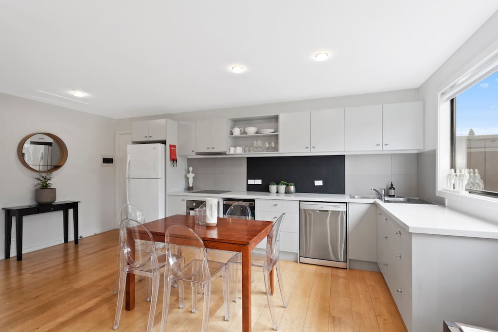 Manallack Studios Whiteley - Kitchen & Dining Area(1)